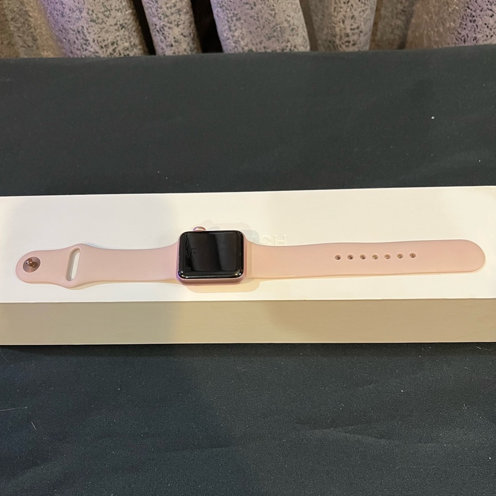 Apple Watch Series 2 38mm Rose Gold Excellent Condition